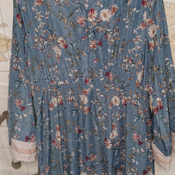 MIKAROSE SIZE XL Floral Blue Maxi Dress - Picture 8 of 16